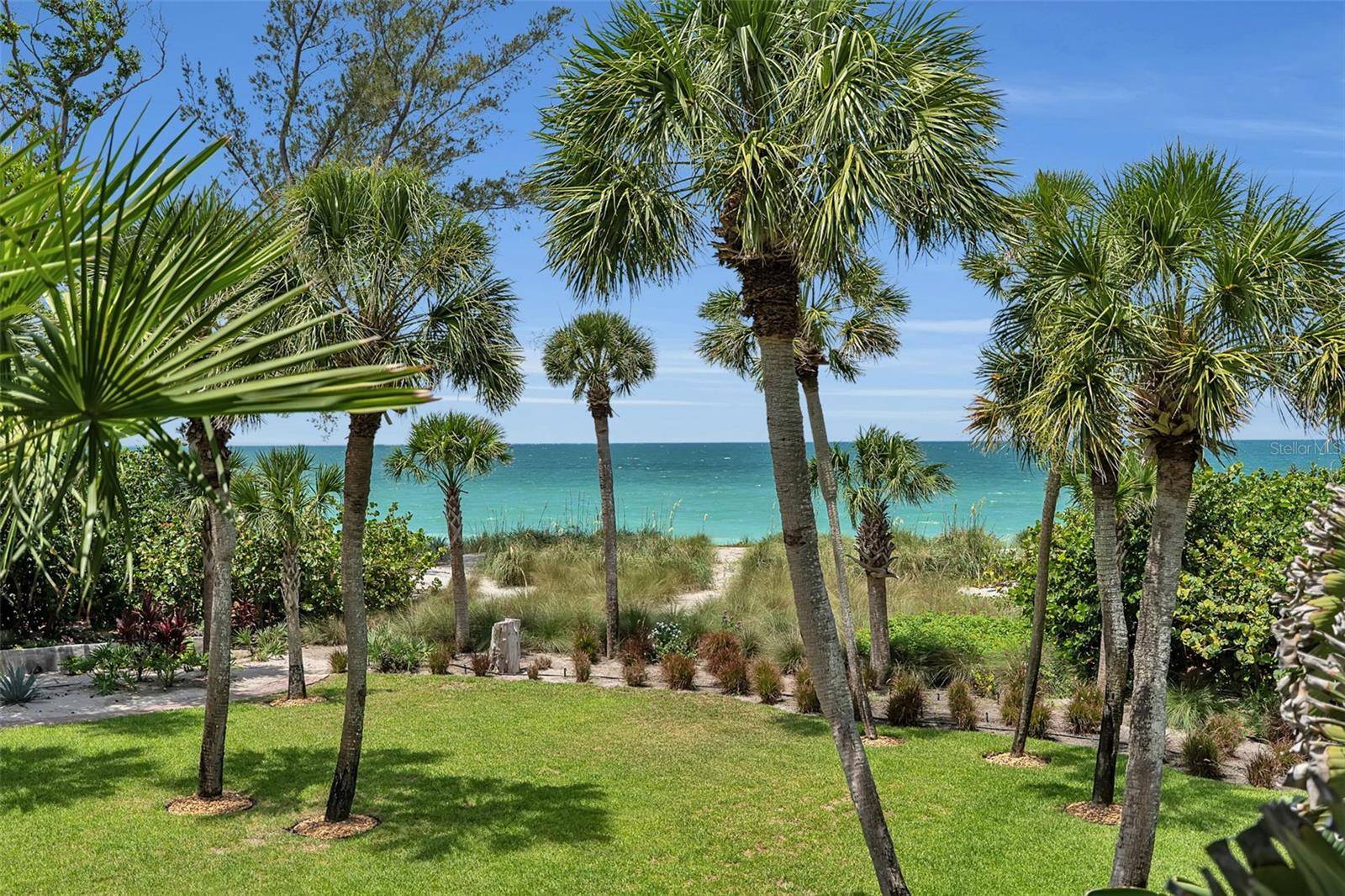 8132 SANDERLING RD, Sarasota, FL 34242