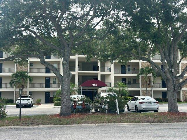 7461 W COUNTRY CLUB DR N #402, Sarasota, FL 34243