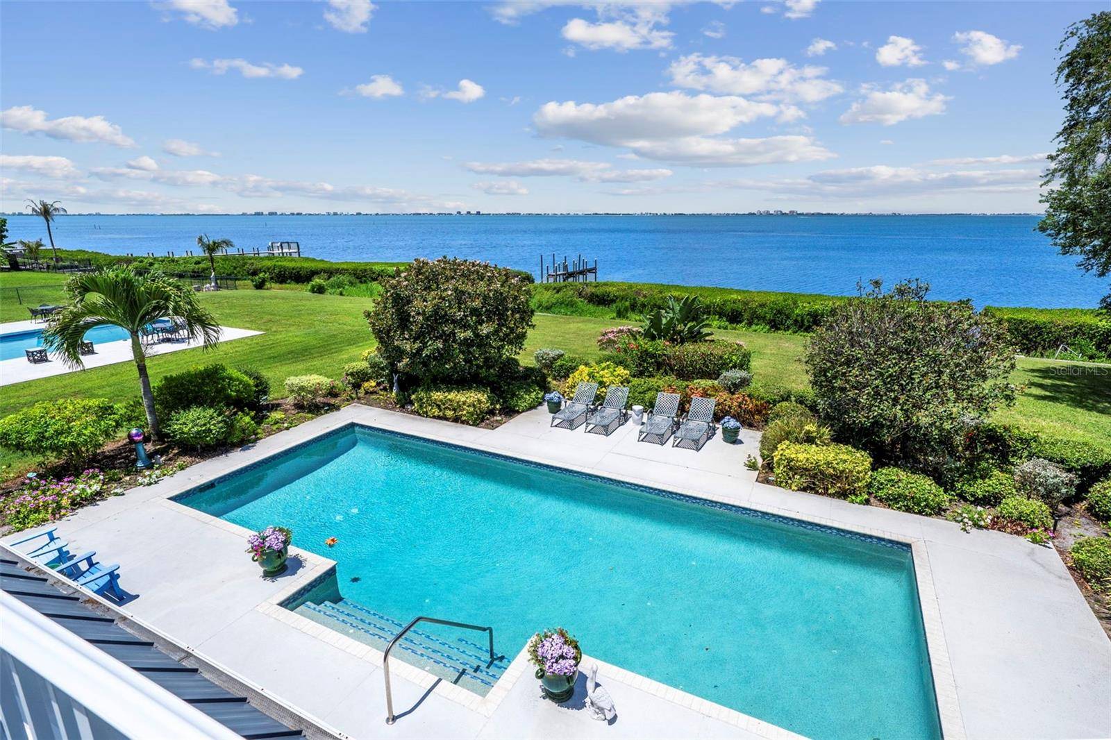 8152 LONGBAY BLVD, Sarasota, FL 34243