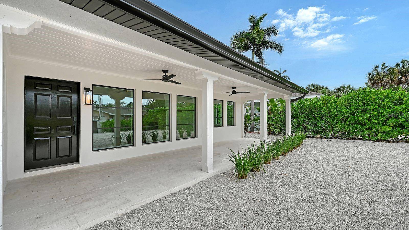 1041 INDIAN BEACH DR, Sarasota, FL 34234