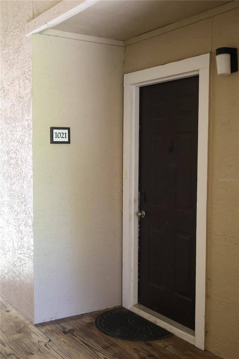 4001 CROCKERS LAKE BLVD #21, Sarasota, FL 34238