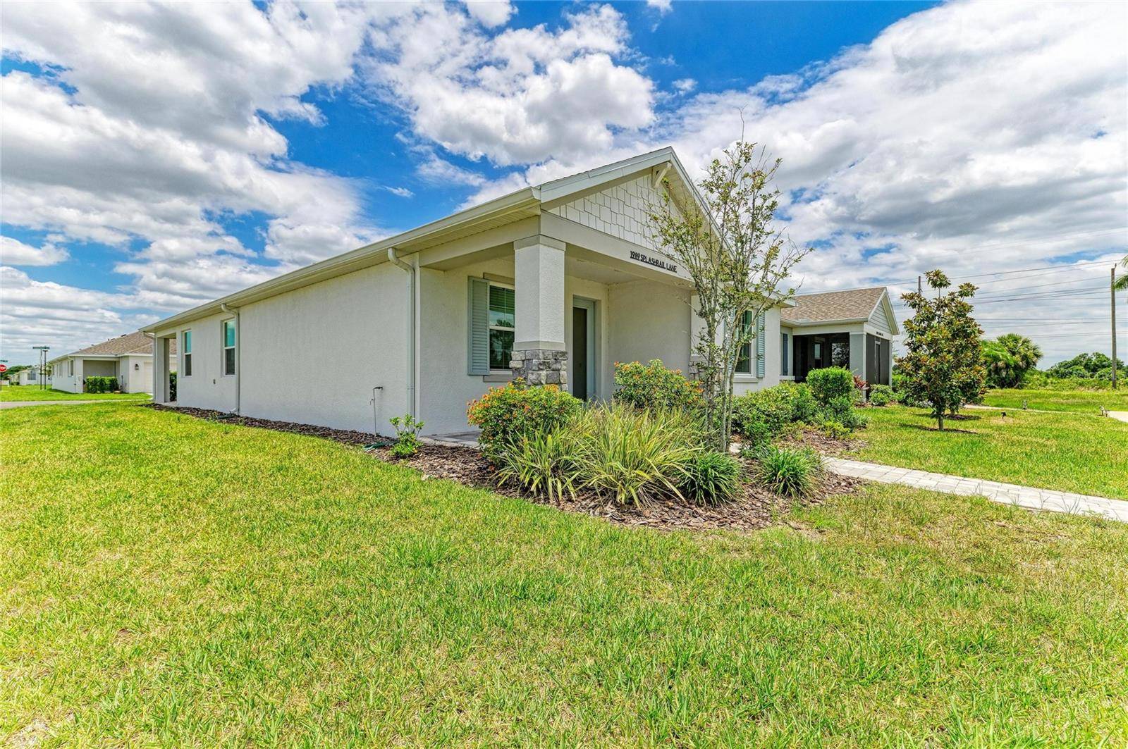 1989 SPLASHRAIL LN, Sarasota, FL 34240