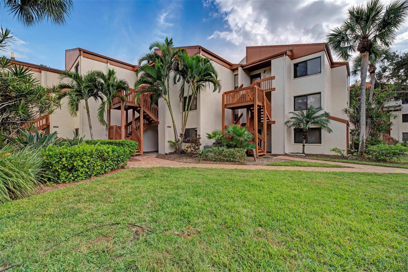 1800 COVE II PL #213, Sarasota, FL 34242