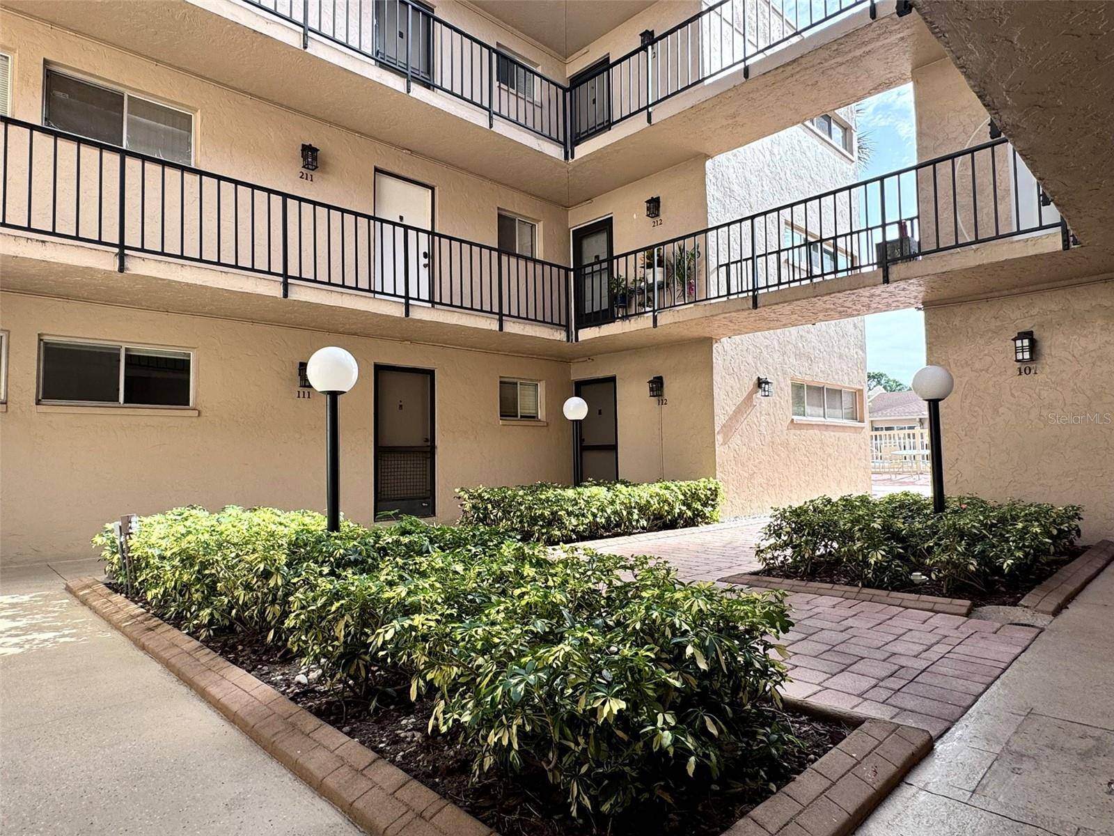 2763 WOODGATE LN #204, Sarasota, FL 34231