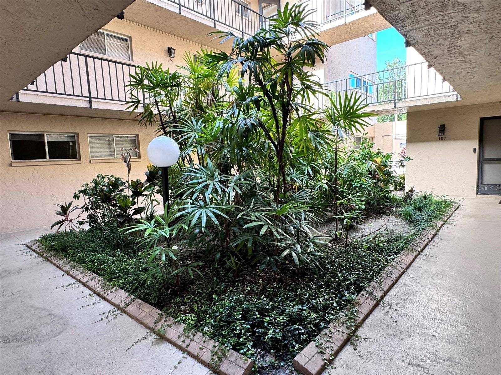 2763 WOODGATE LN #204, Sarasota, FL 34231