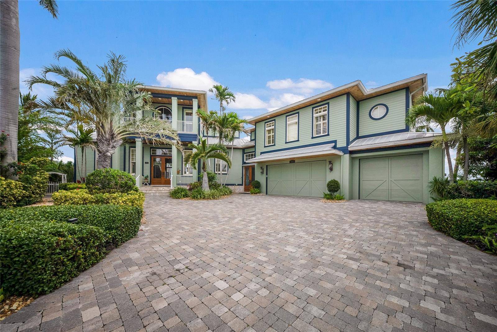 522 BAYVIEW DR, Holmes Beach, FL 34217