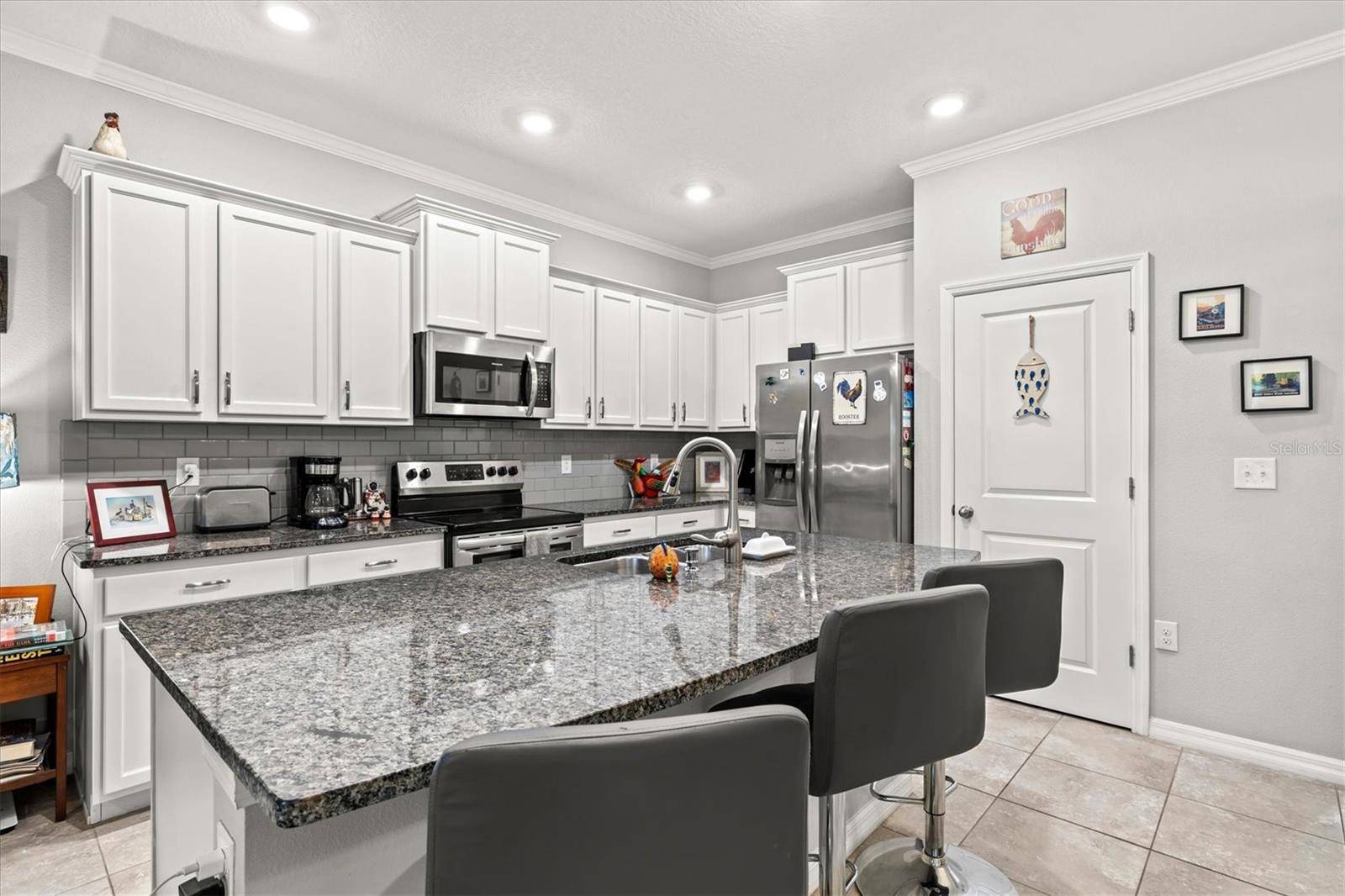 2455 MIDNIGHT PEARL DR, Sarasota, FL 34240