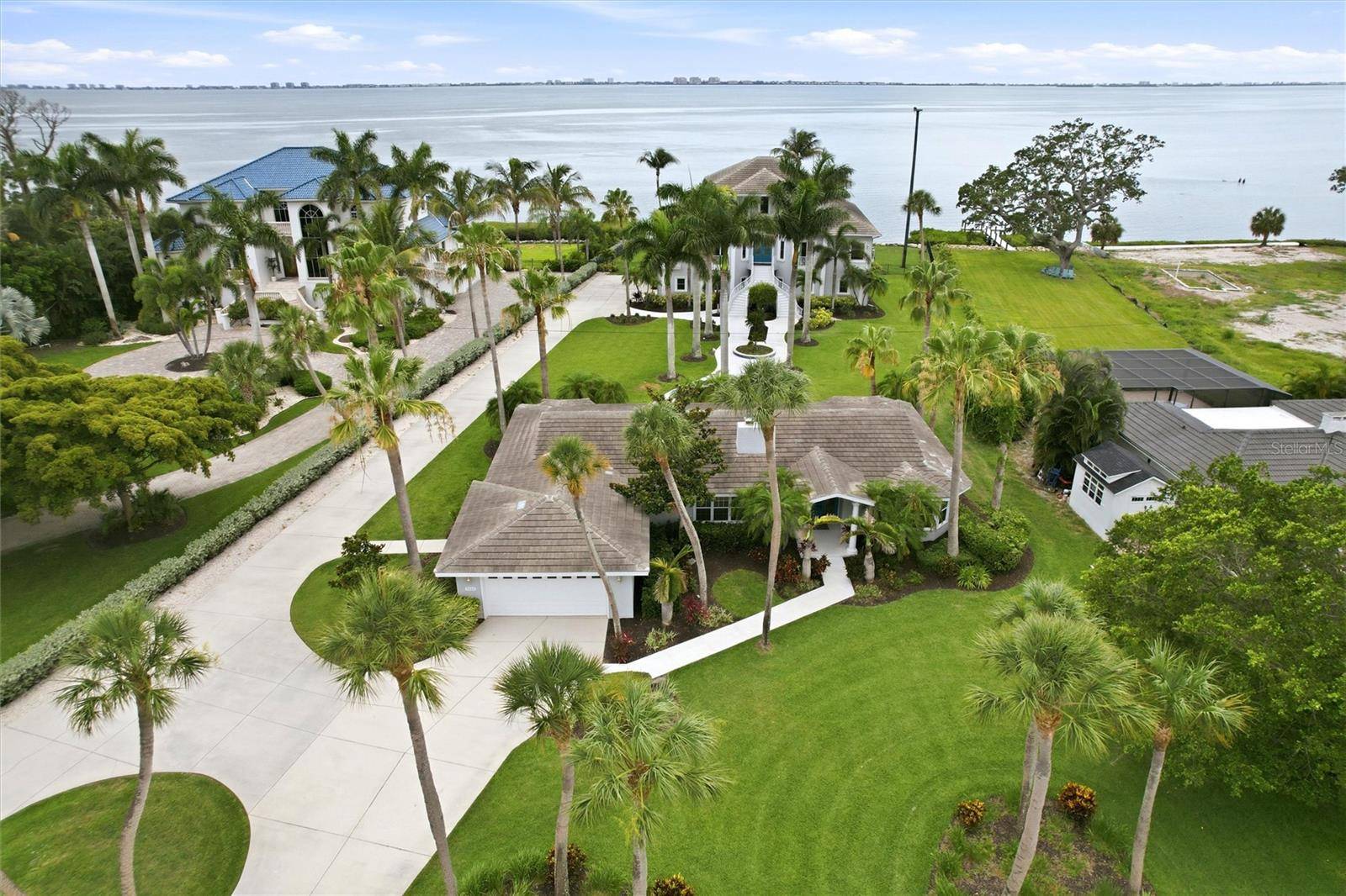 7524 WESTMORELAND DR, Sarasota, FL 34243