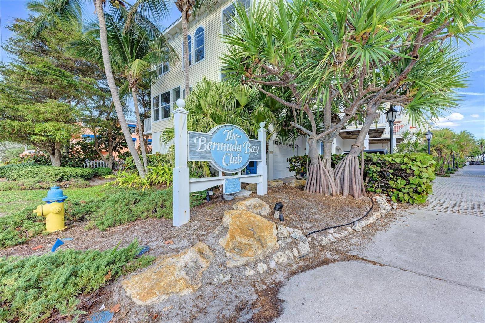 1469 GULF DR N, Bradenton Beach, FL 34217