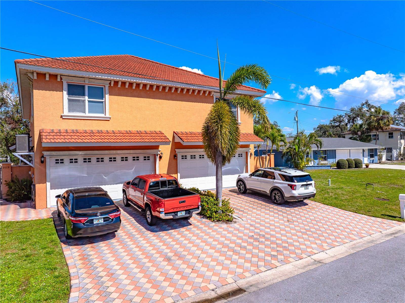 2119 & 2125 MONTCLAIR DR #1 & 2, Sarasota, FL 34231
