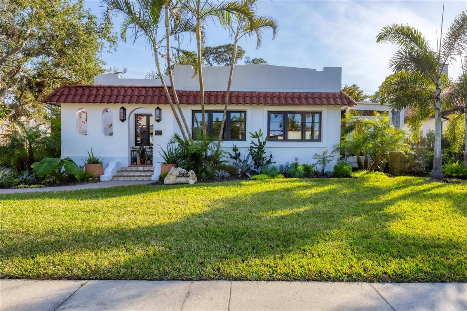 1864 CLEMATIS ST ST, Sarasota, FL 34239