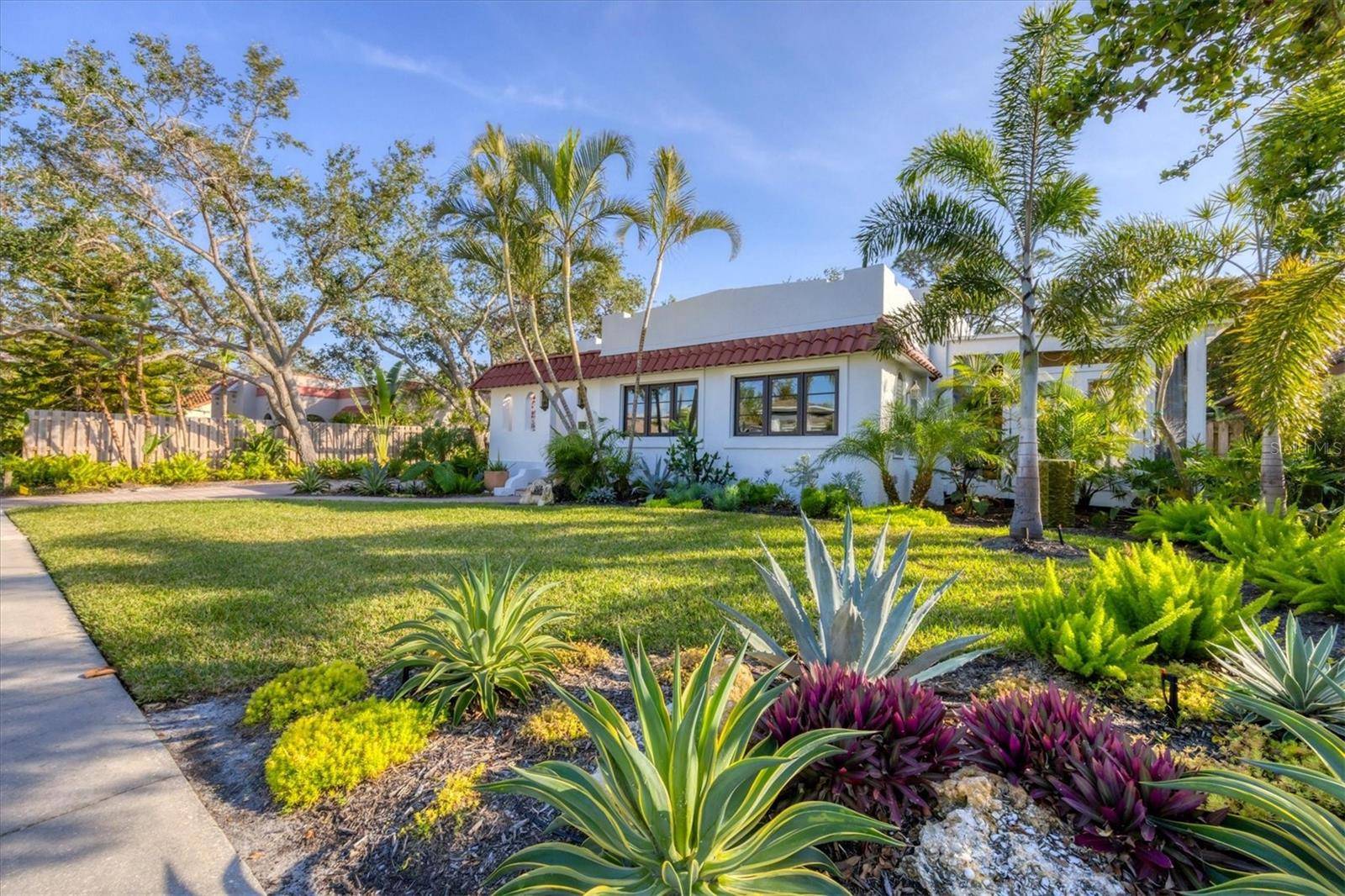 1864 CLEMATIS ST ST, Sarasota, FL 34239