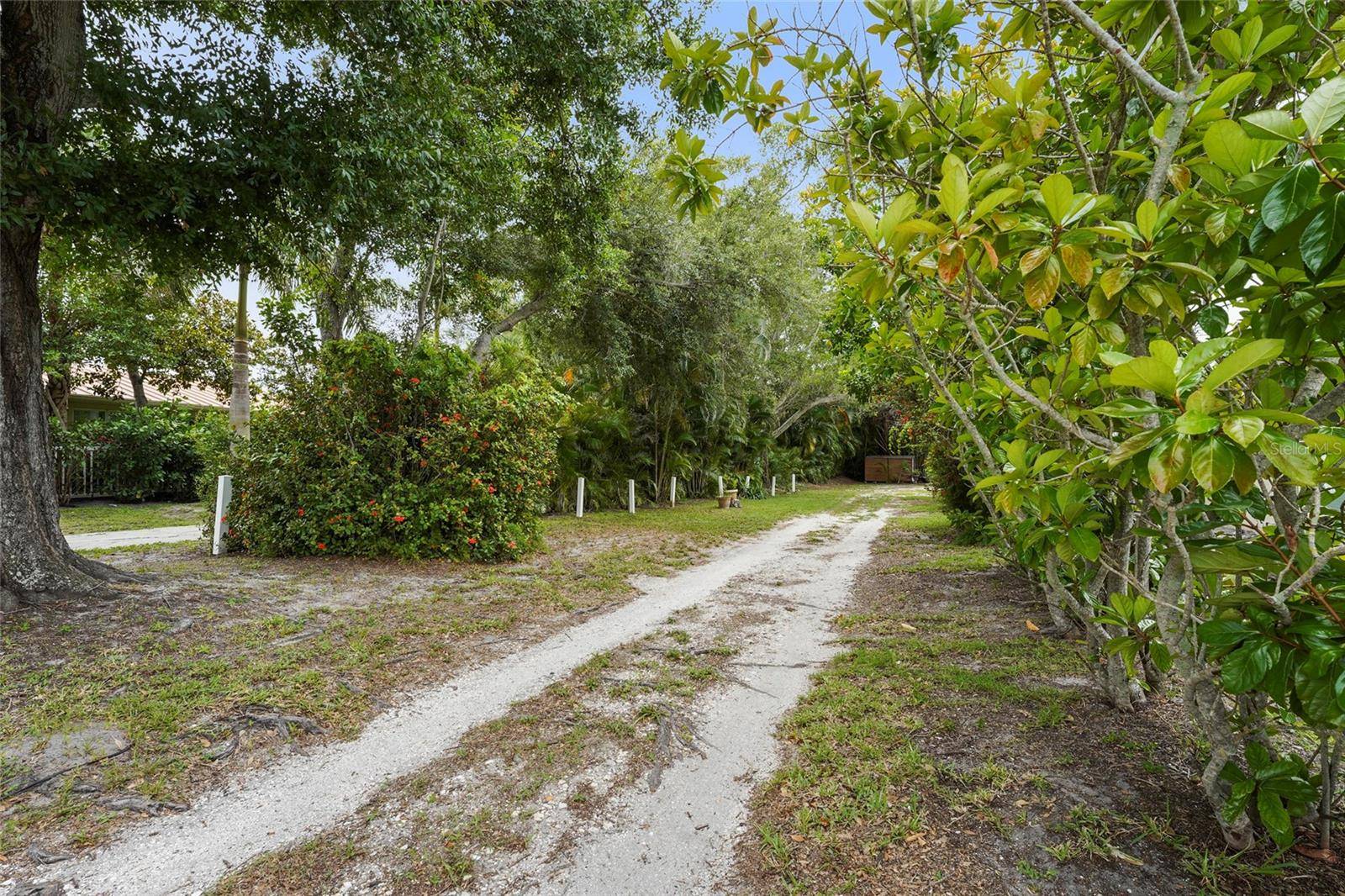 7538 WESTMORELAND DR, Sarasota, FL 34243