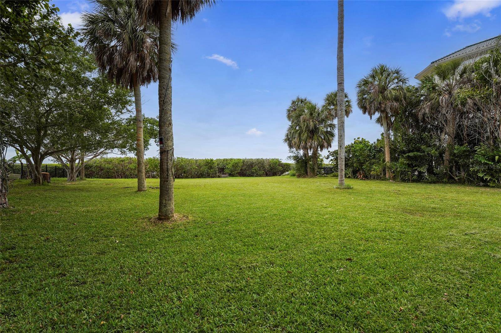 7538 WESTMORELAND DR, Sarasota, FL 34243