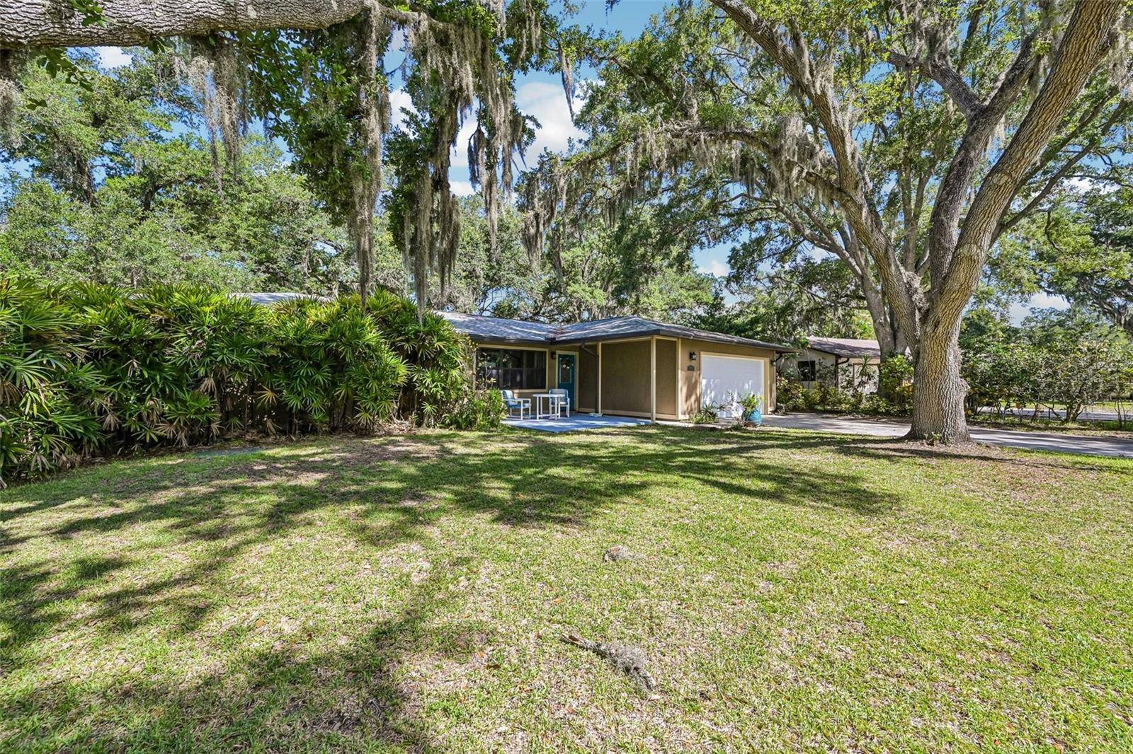 3304 SWAAN LN, Sarasota, FL 34235
