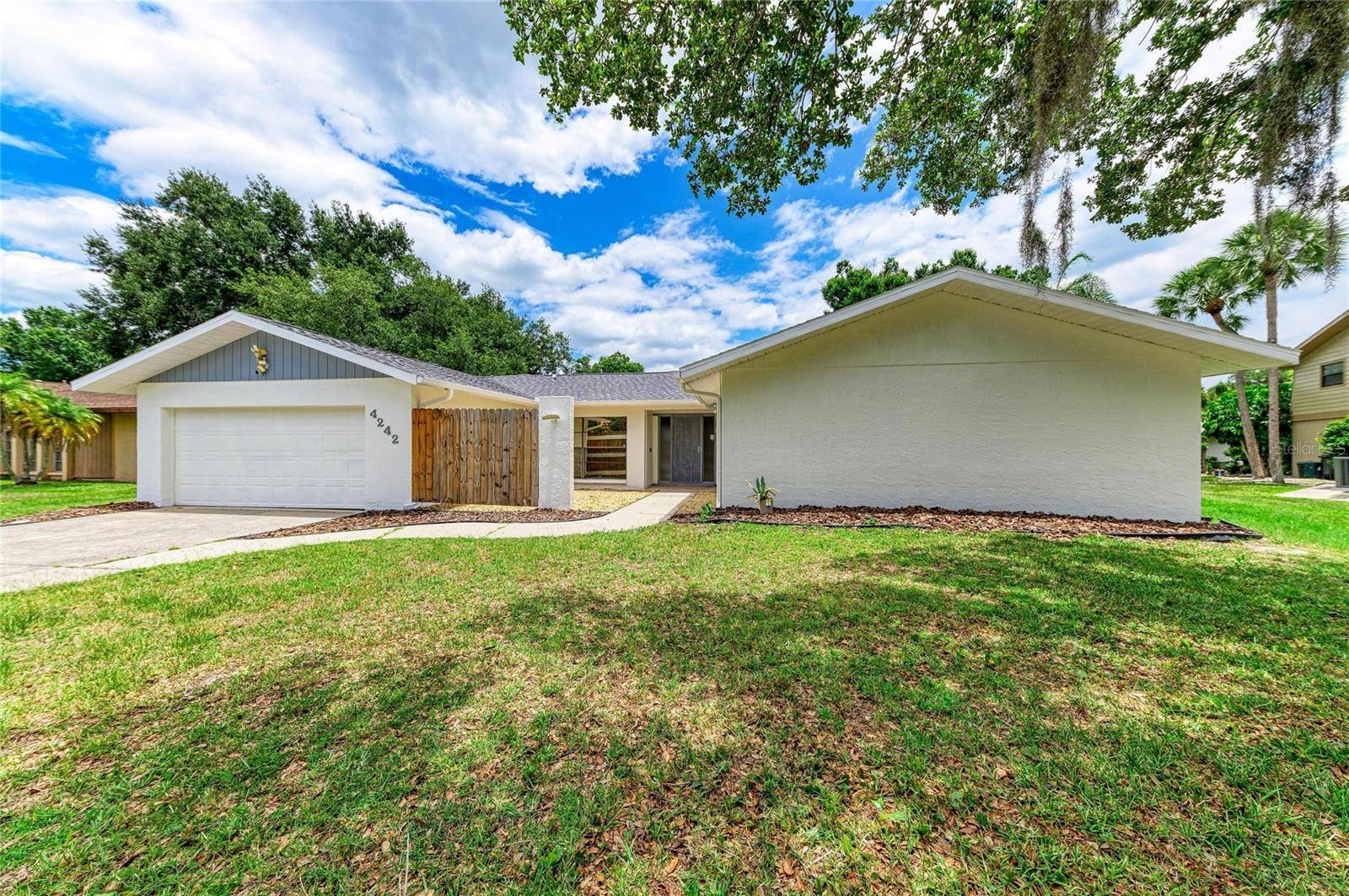 4242 DRYDEN CIR, Sarasota, FL 34241