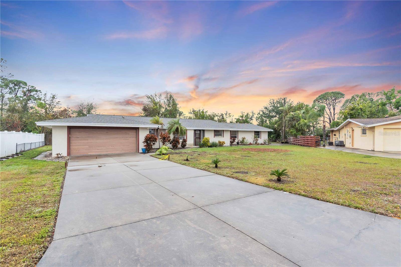 7420 CASS CIR, Sarasota, FL 34231