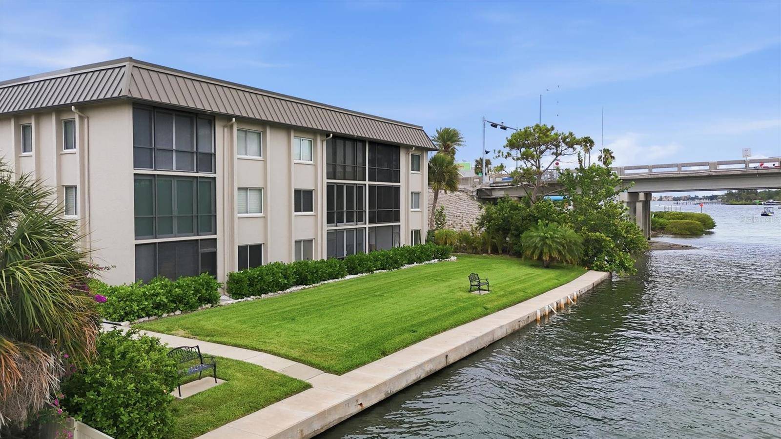 6470 HOLLYWOOD BLVD #208, Sarasota, FL 34231