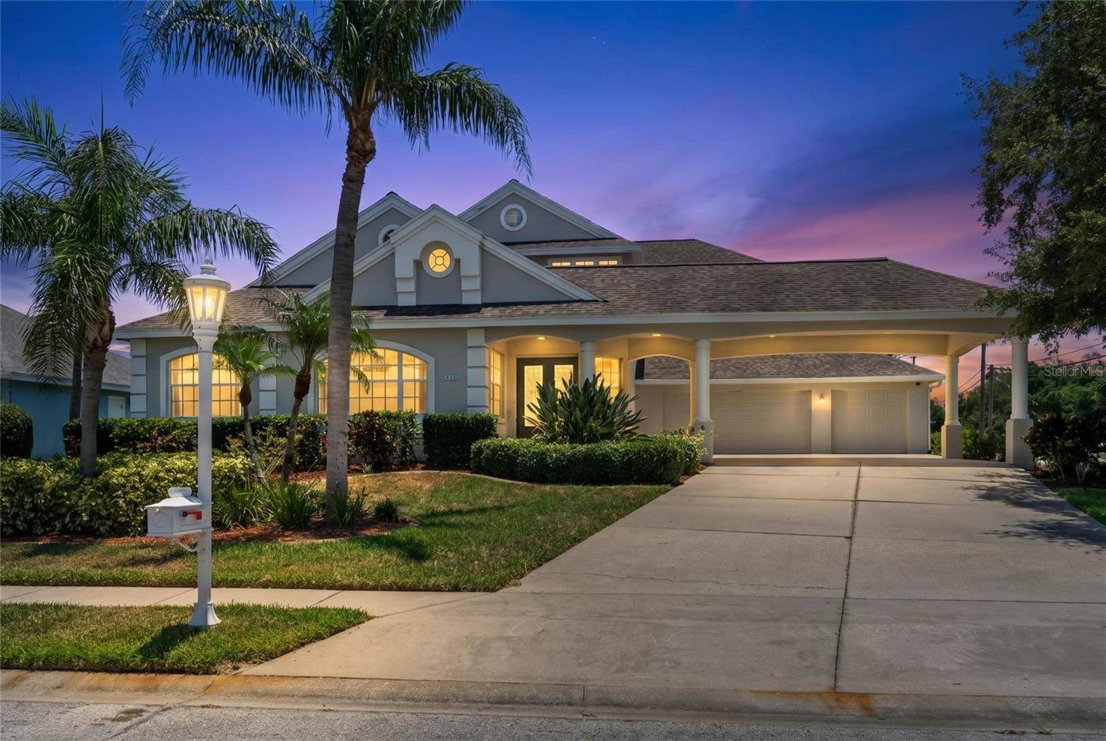 4306 BARRACUDA DR, Bradenton, FL 34208