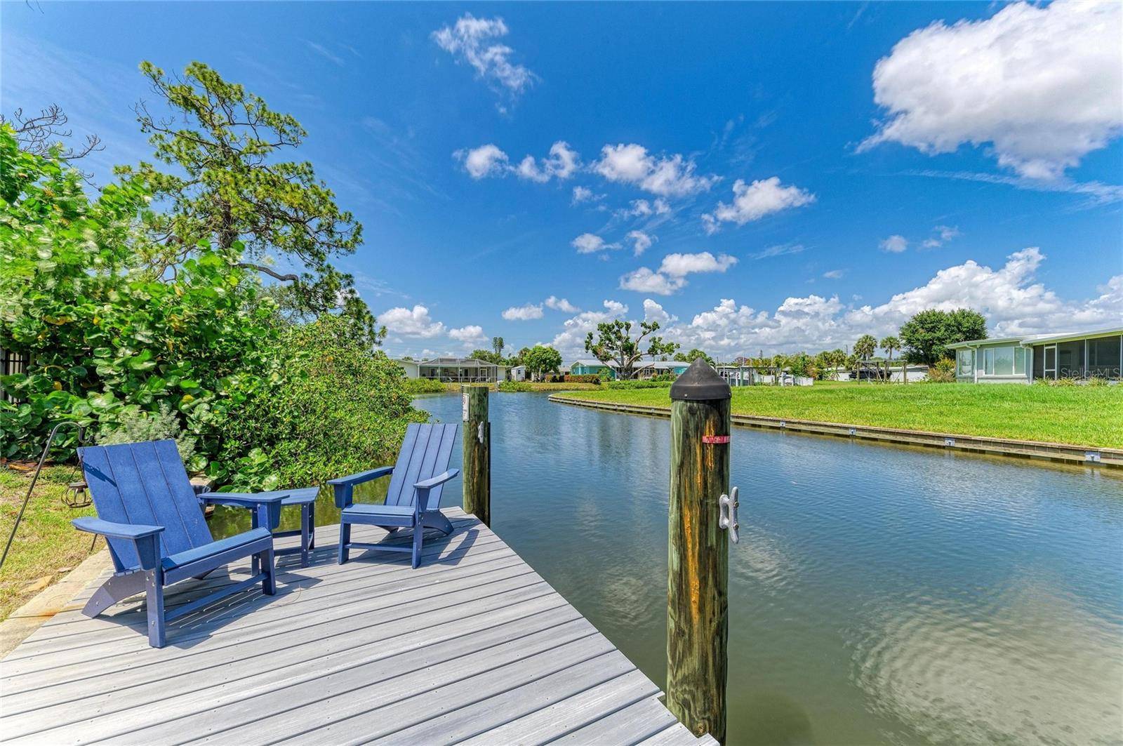 302 DONA DR, Nokomis, FL 34275