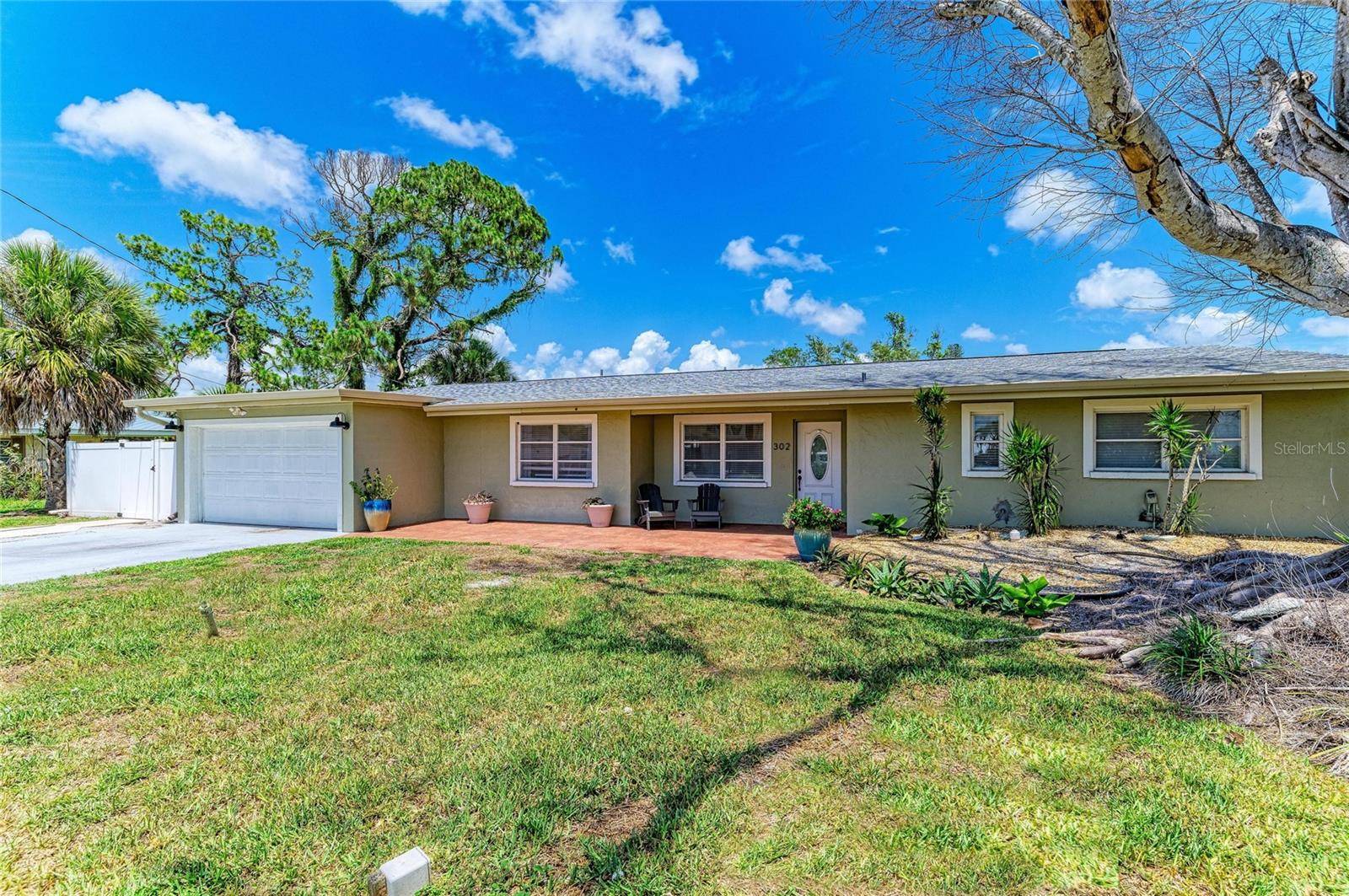 302 DONA DR, Nokomis, FL 34275