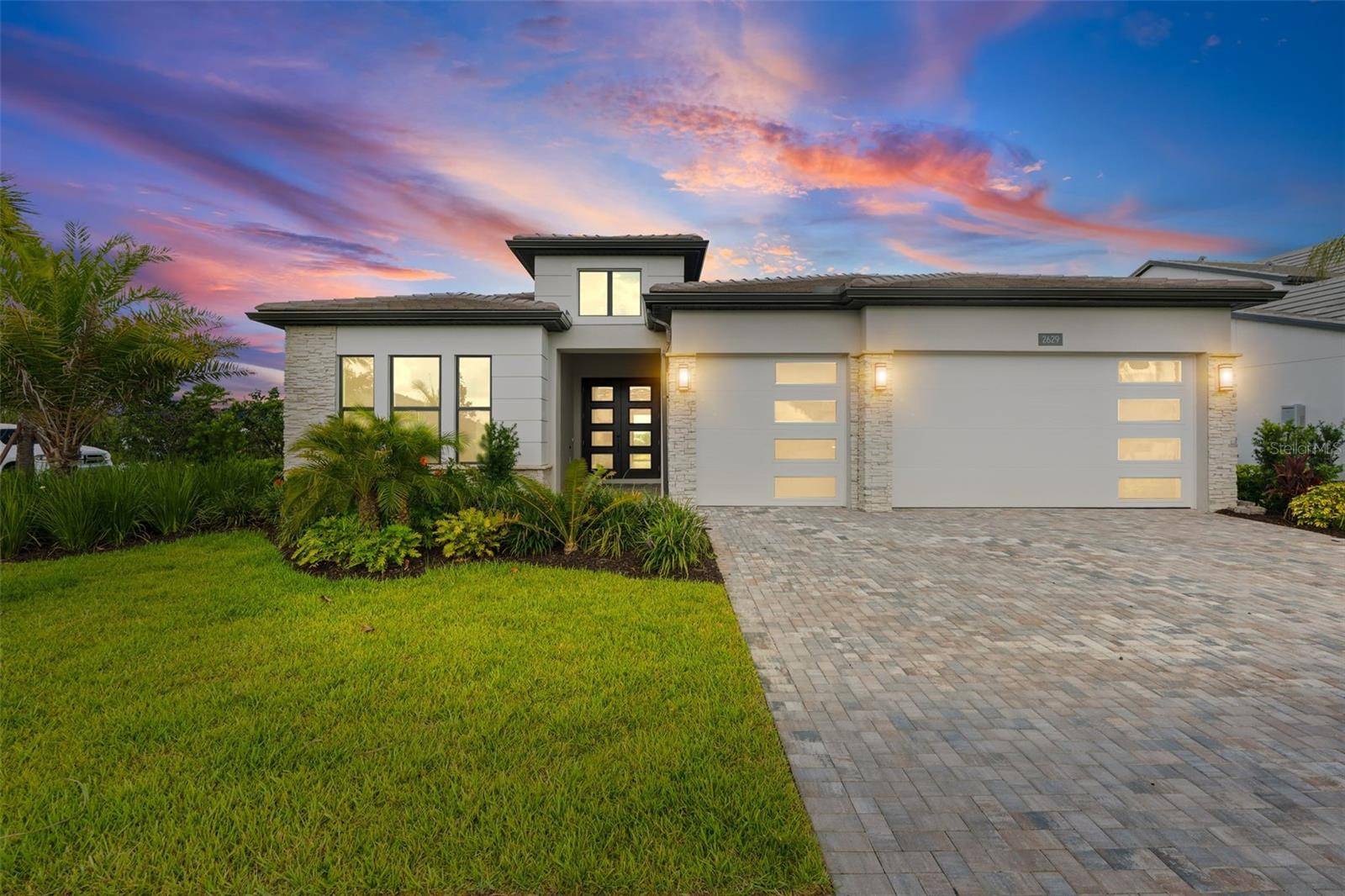 2629 WATERFRONT CIR, Sarasota, FL 34240