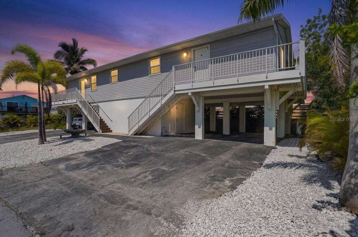 3303 6TH AVE #B, Holmes Beach, FL 34217