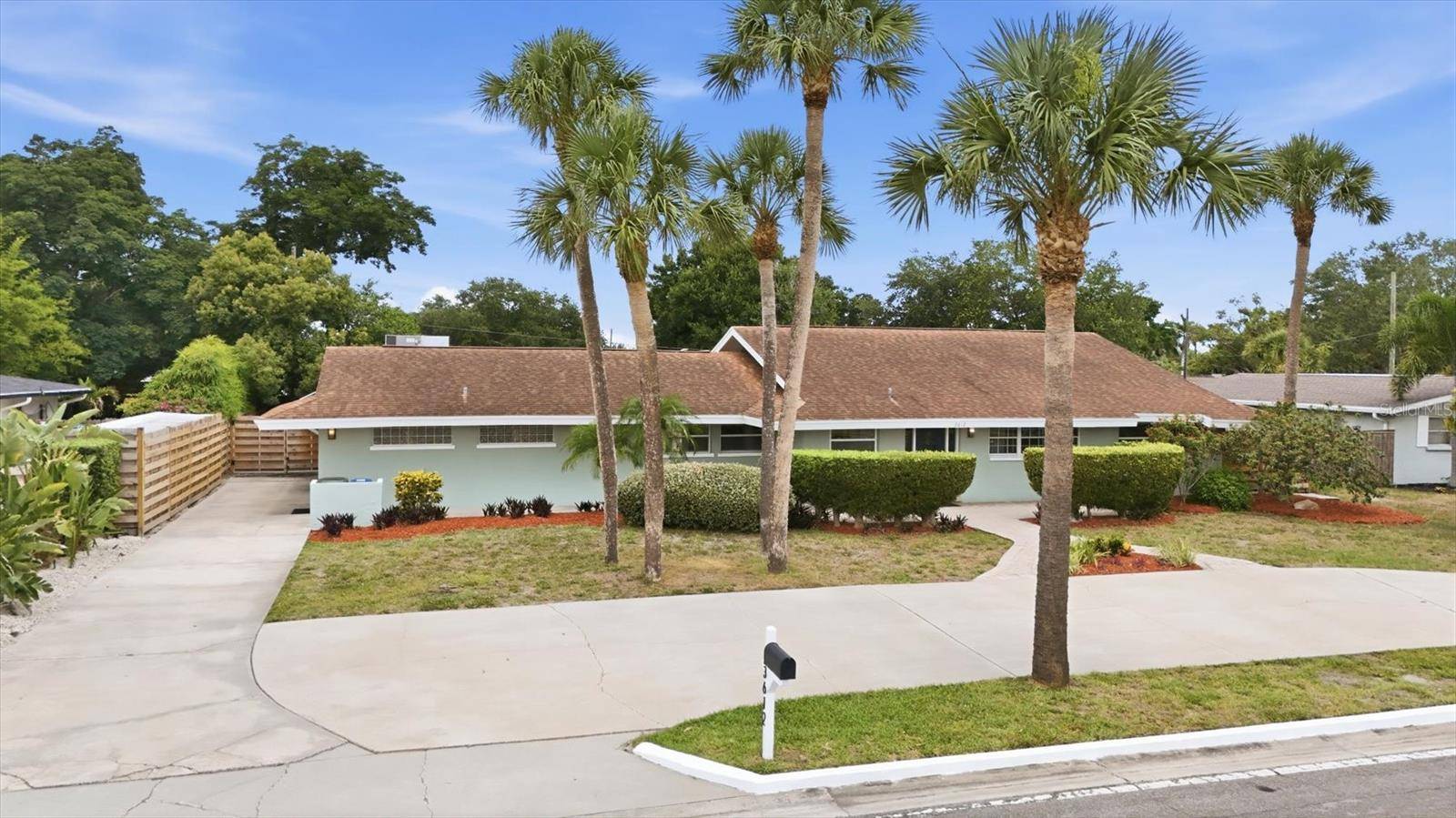 3612 S LOCKWOOD RIDGE RD, Sarasota, FL 34239