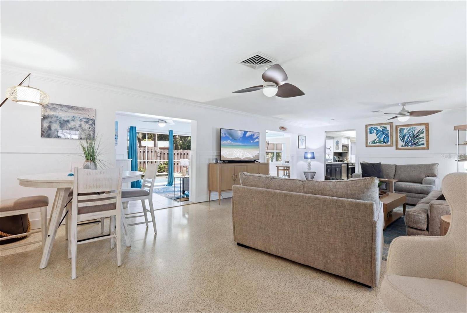 5128 OXFORD DR, Sarasota, FL 34242