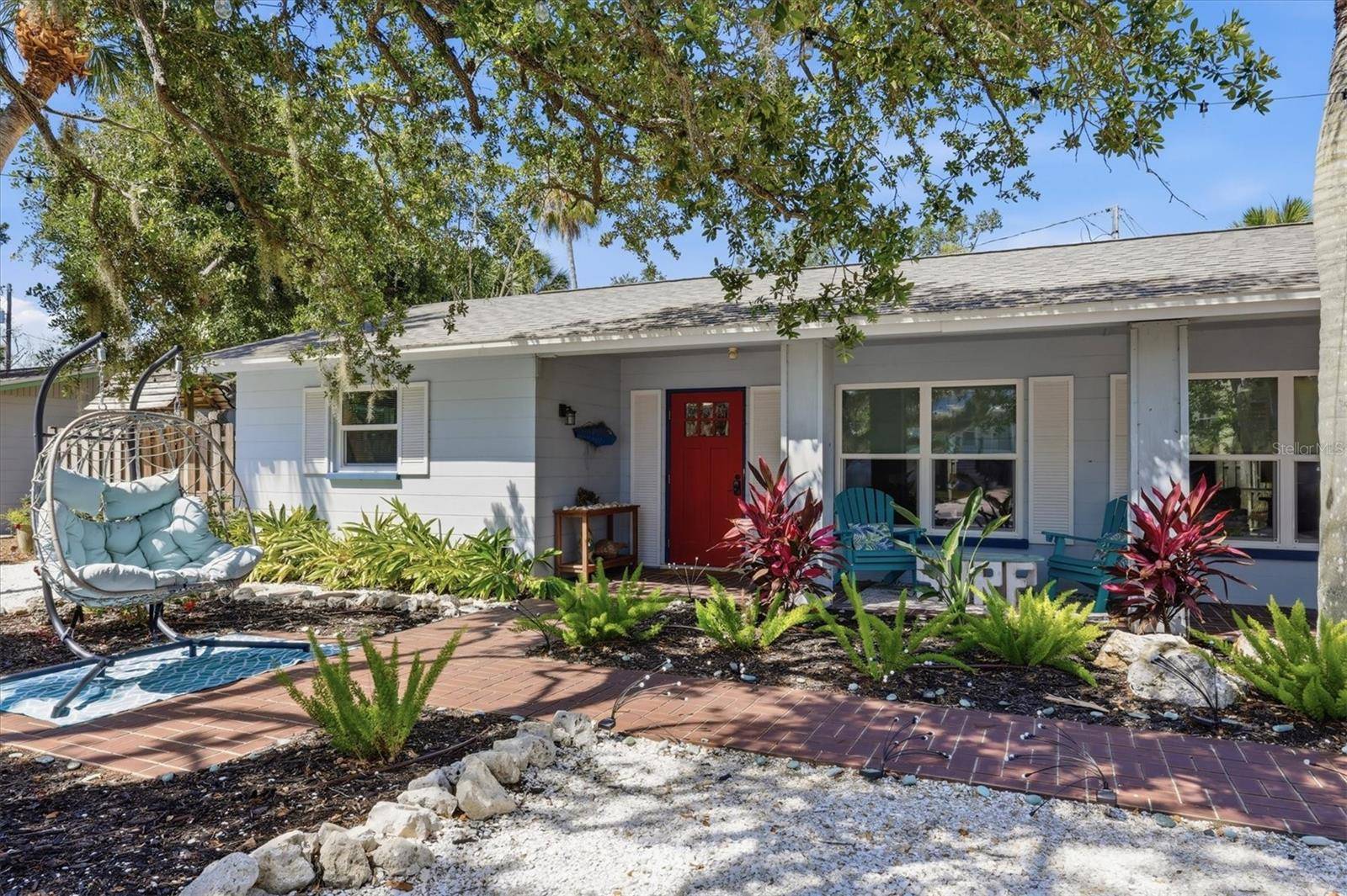 5128 OXFORD DR, Sarasota, FL 34242