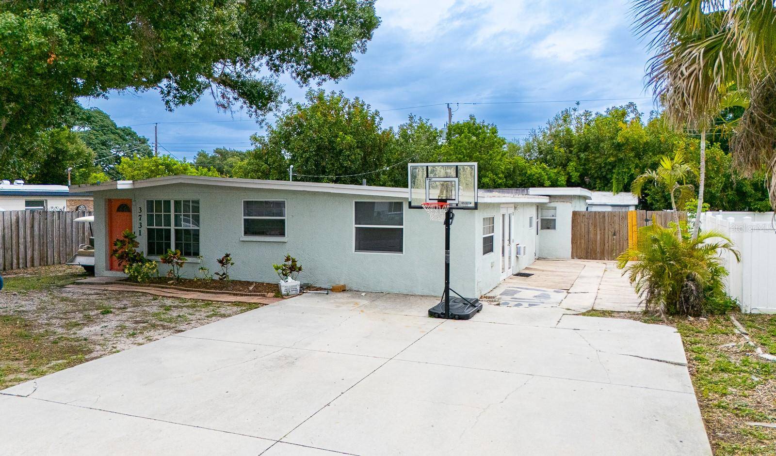 3731 PAPAI DR, Sarasota, FL 34232
