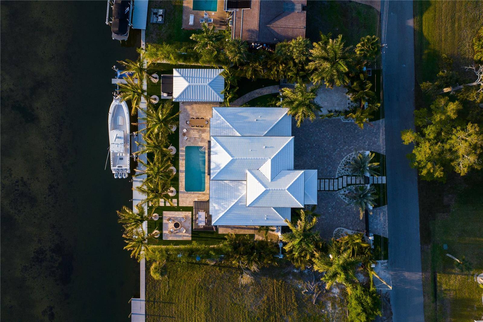 6448 HOLLYWOOD BLVD, Sarasota, FL 34231