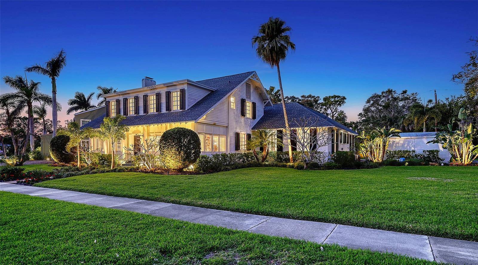 7715 WESTMORELAND DR, Sarasota, FL 34243