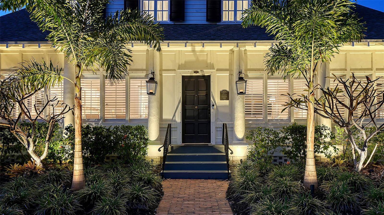 7715 WESTMORELAND DR, Sarasota, FL 34243