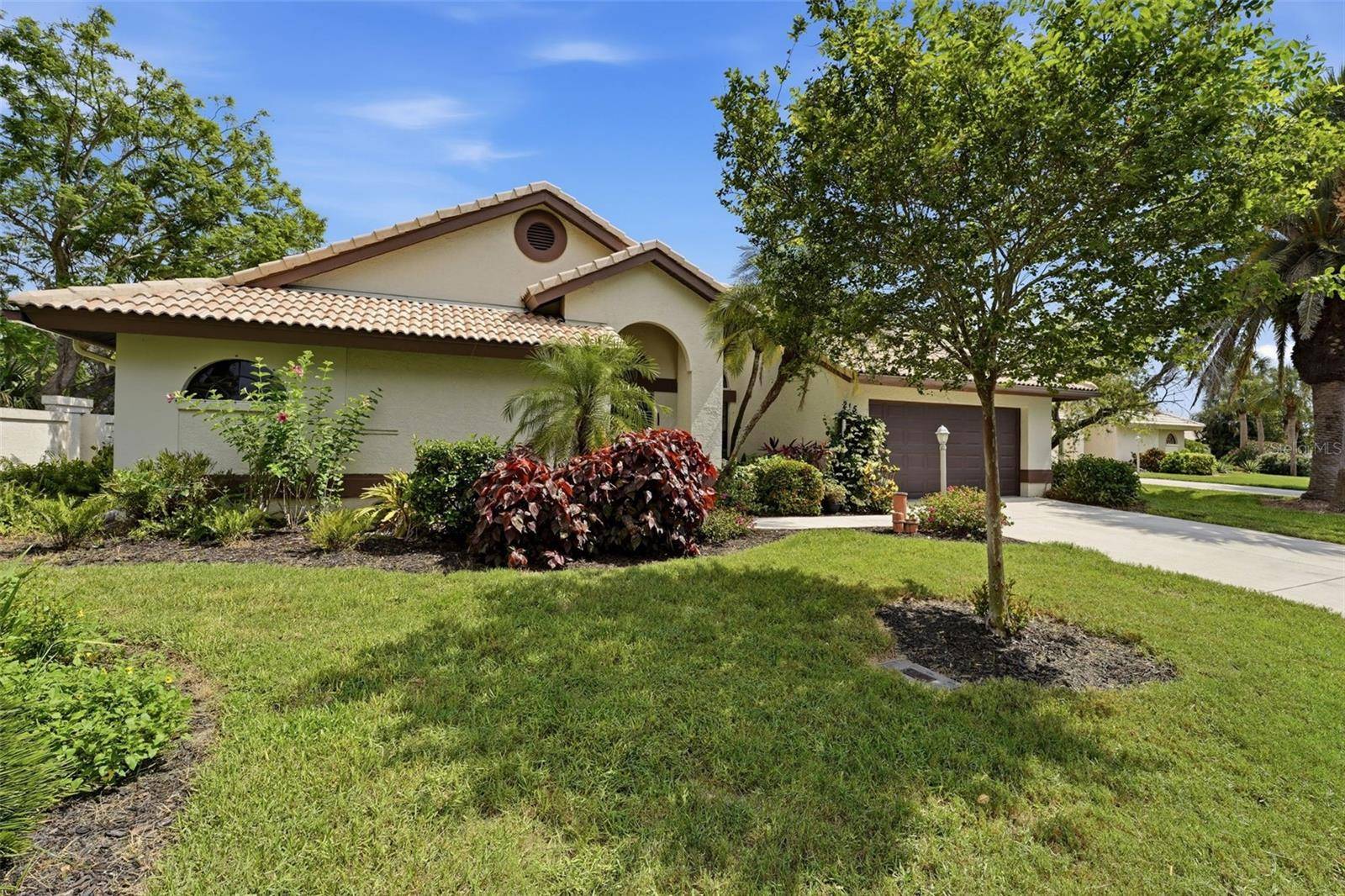 215 CARRIAGE HOUSE LN #215, Nokomis, FL 34275