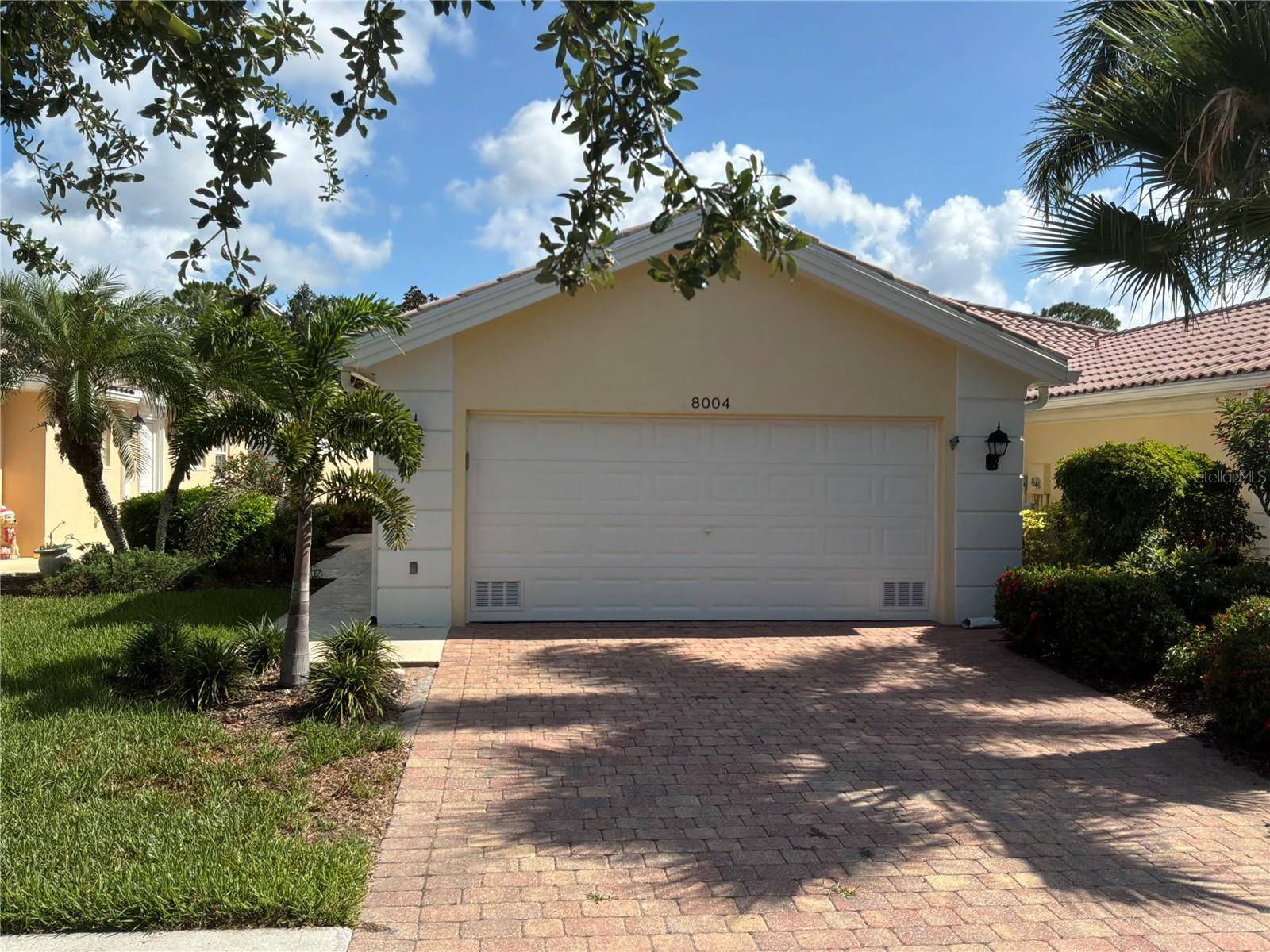 8004 CAMMINARE DR, Sarasota, FL 34238