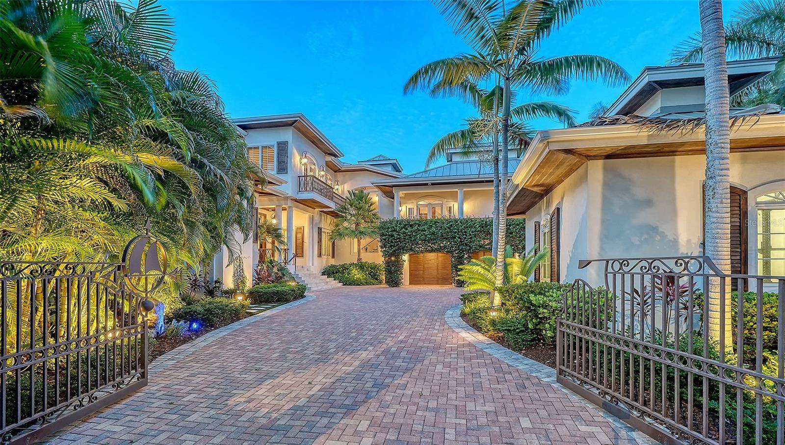 1435 WESTWAY DR, Sarasota, FL 34236