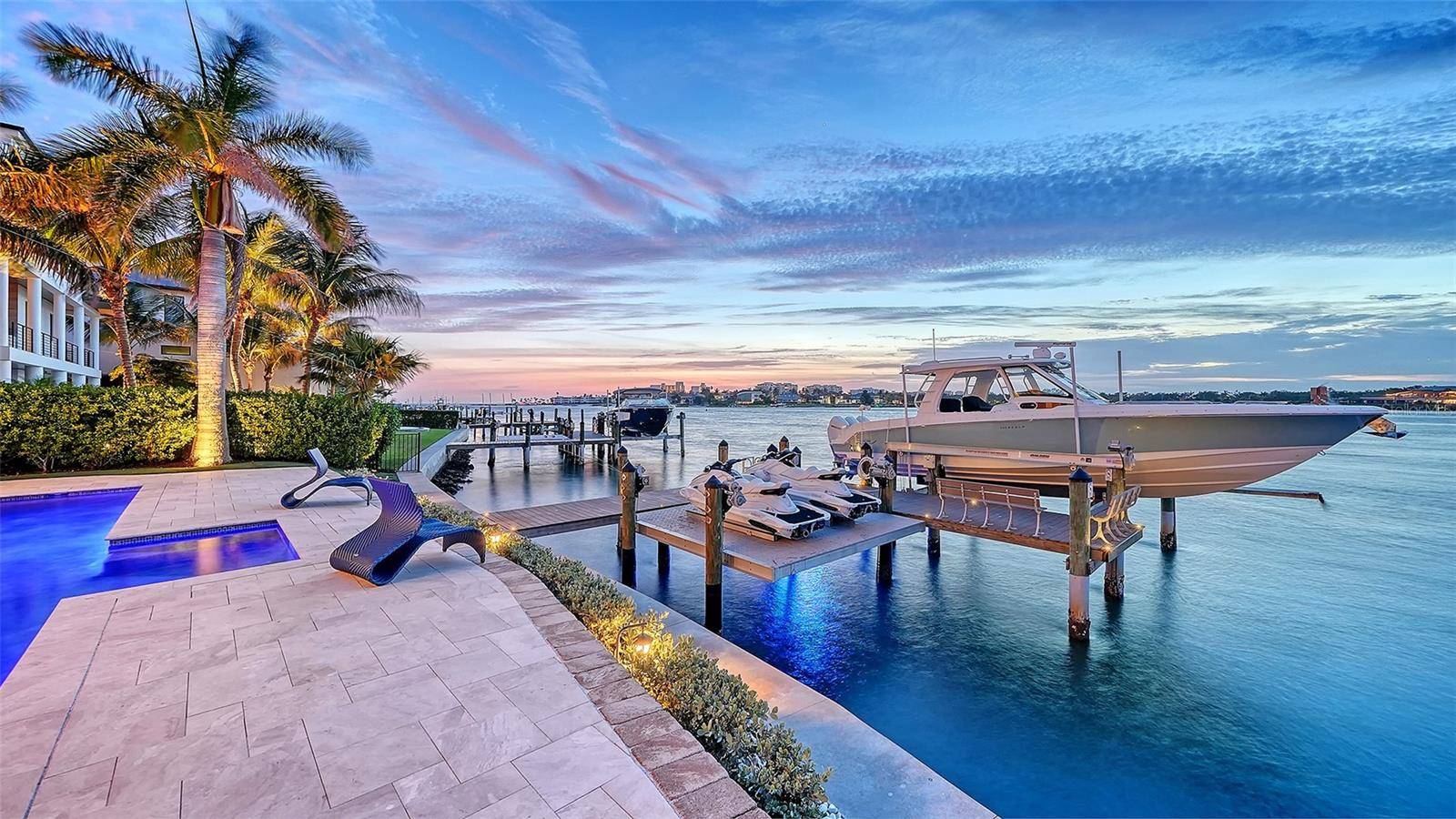 1435 WESTWAY DR, Sarasota, FL 34236