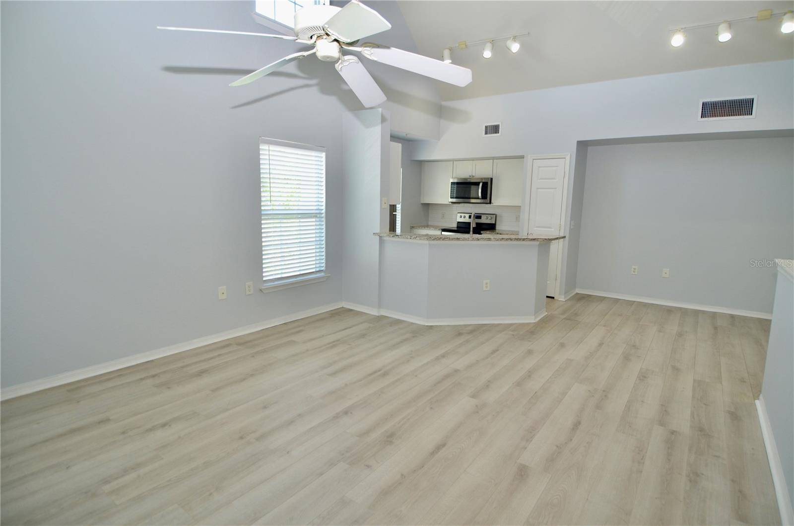5621 BIDWELL Pkwy #202, Sarasota, FL 34233