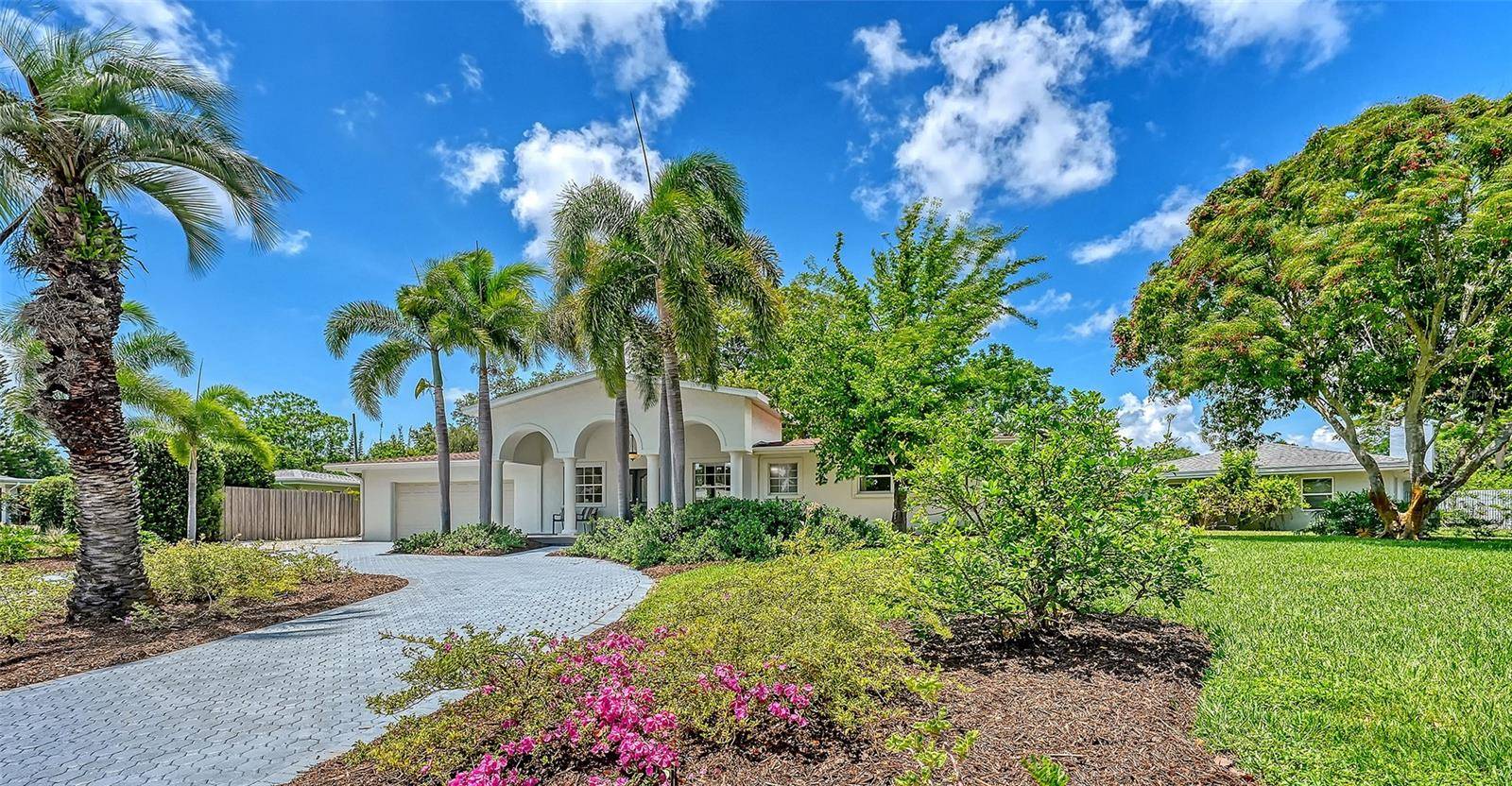 2465 FOSTER LN, Sarasota, FL 34239