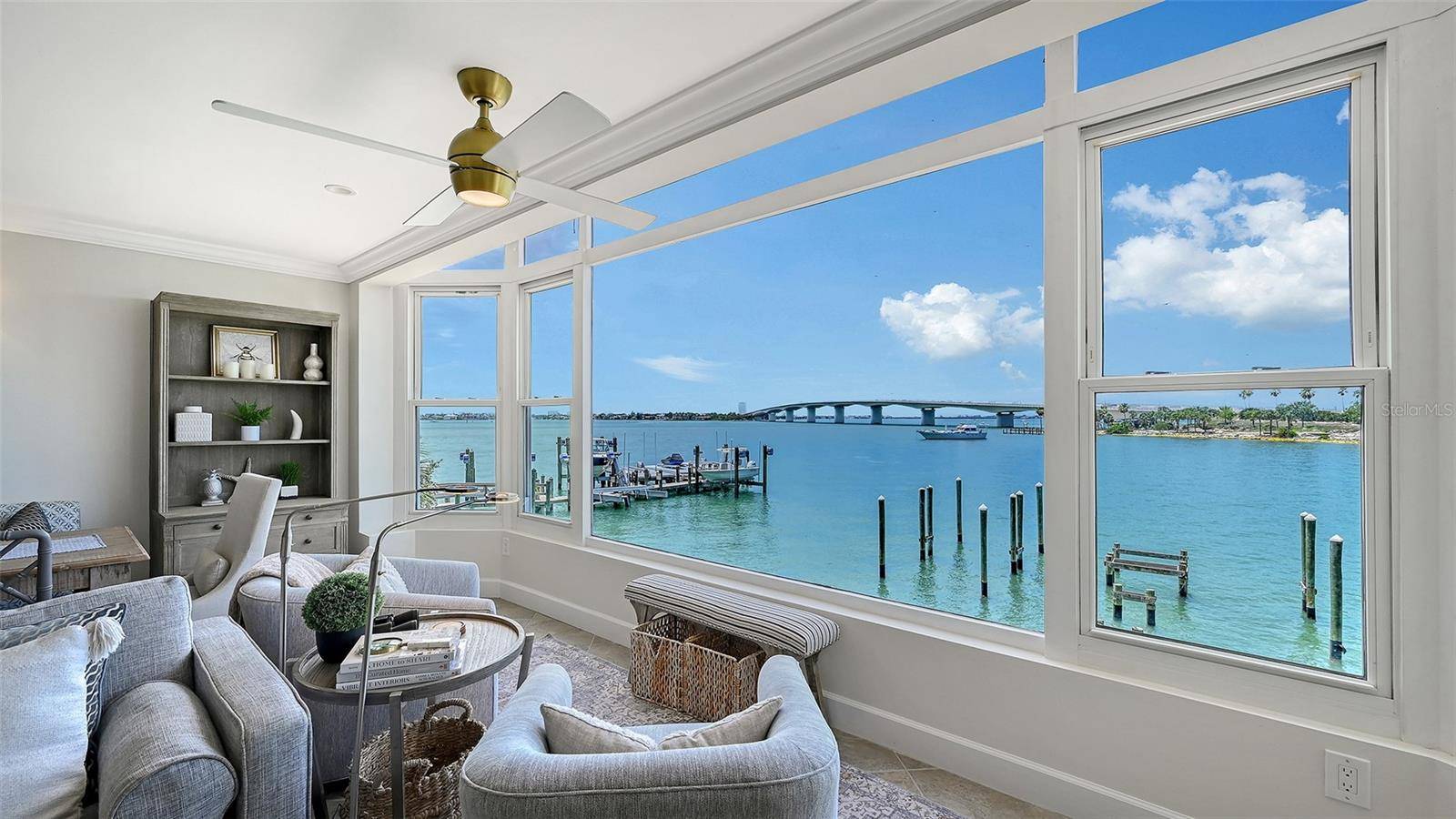 174 GOLDEN GATE POINT #22, Sarasota, FL 34236