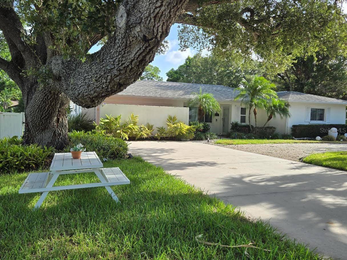 329 BERNARD AVE, Sarasota, FL 34243