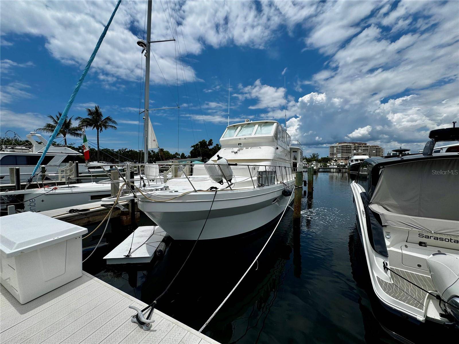 2600 HARBOURSIDE DR #C11, Longboat Key, FL 34228