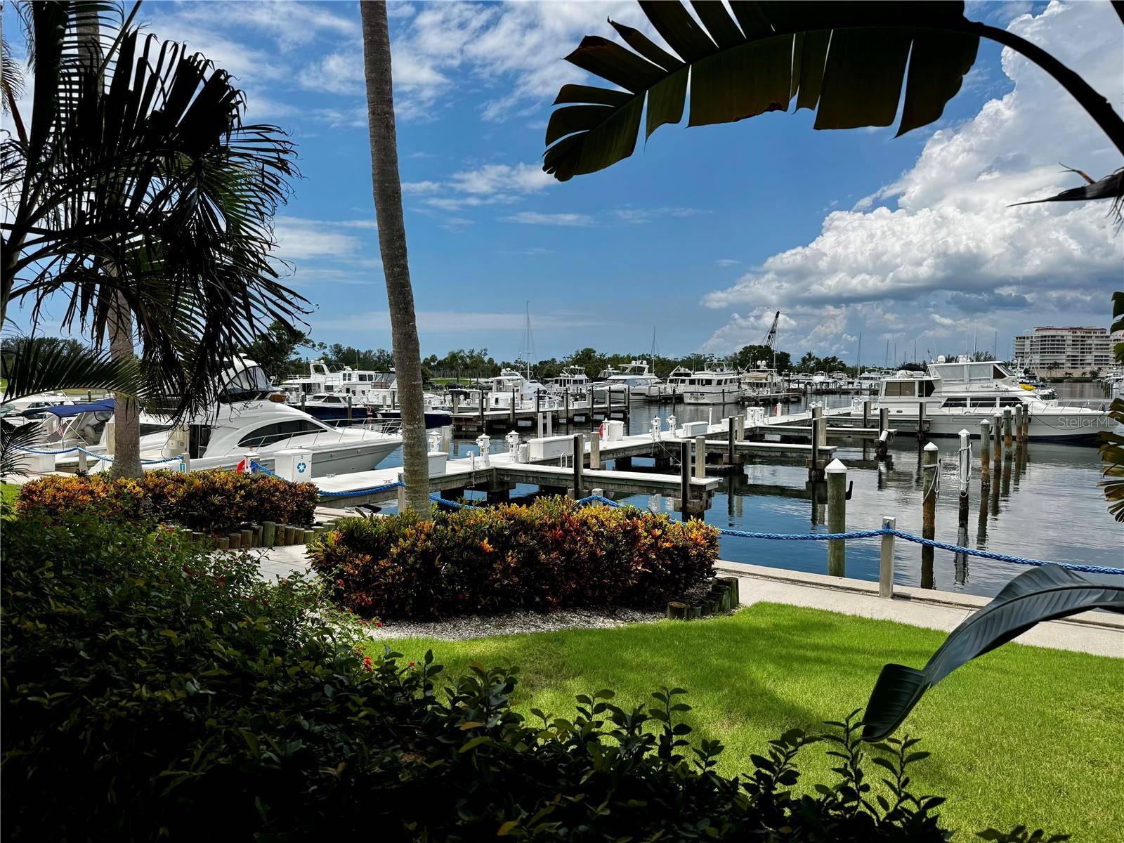 2600 HARBOURSIDE DR #C11, Longboat Key, FL 34228