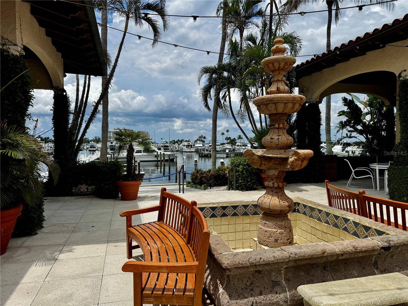 2600 HARBOURSIDE DR #C11, Longboat Key, FL 34228