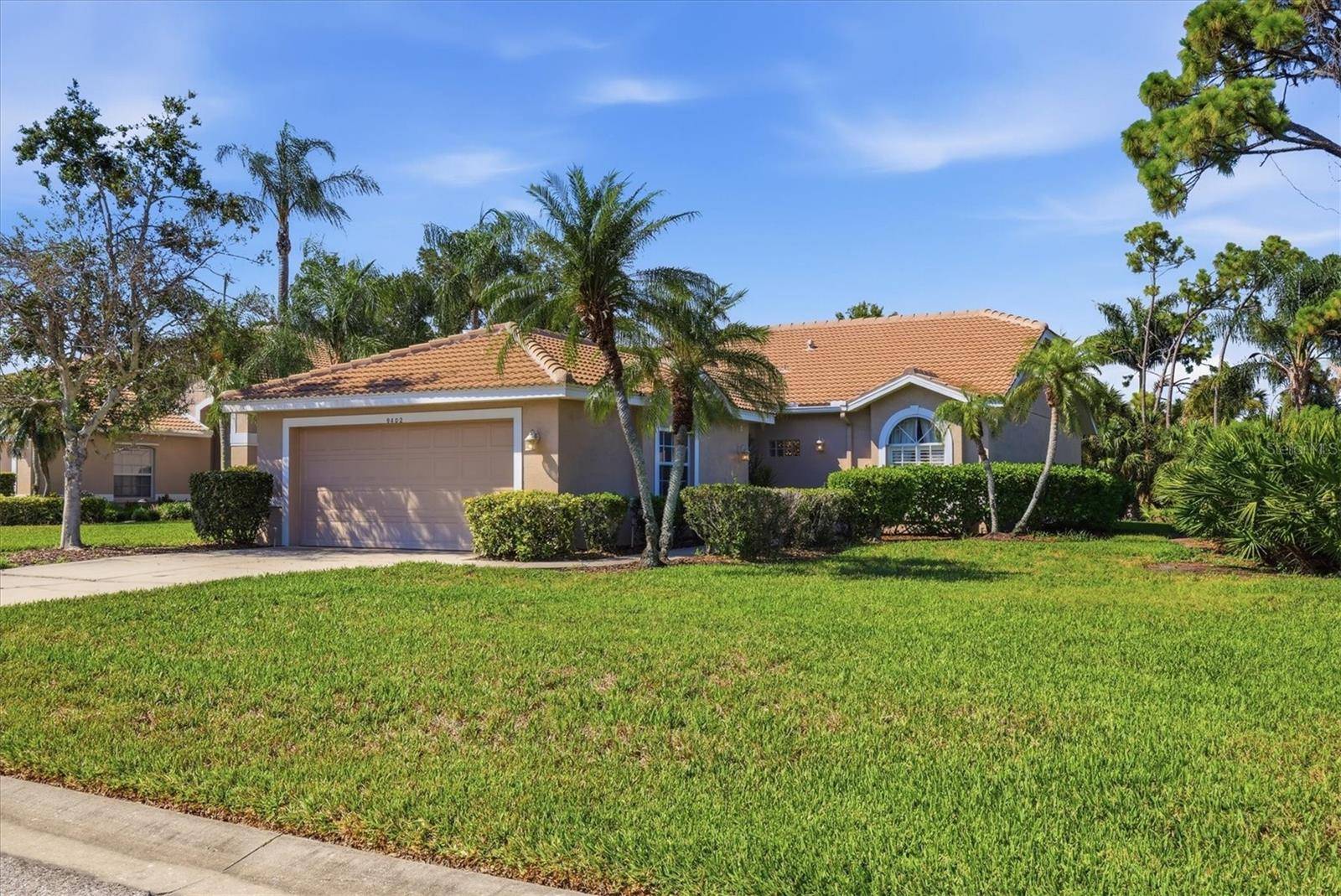 9402 FOREST HILLS CIR, Sarasota, FL 34238