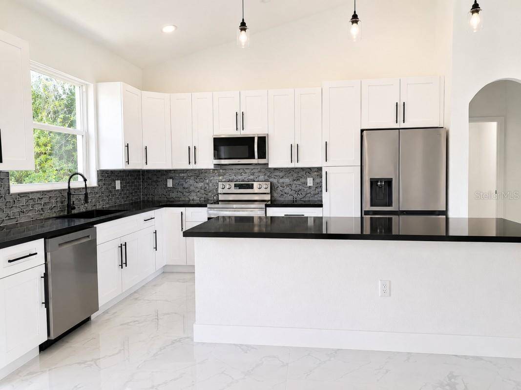 3476 SE HWY 484, Belleview, FL 34420