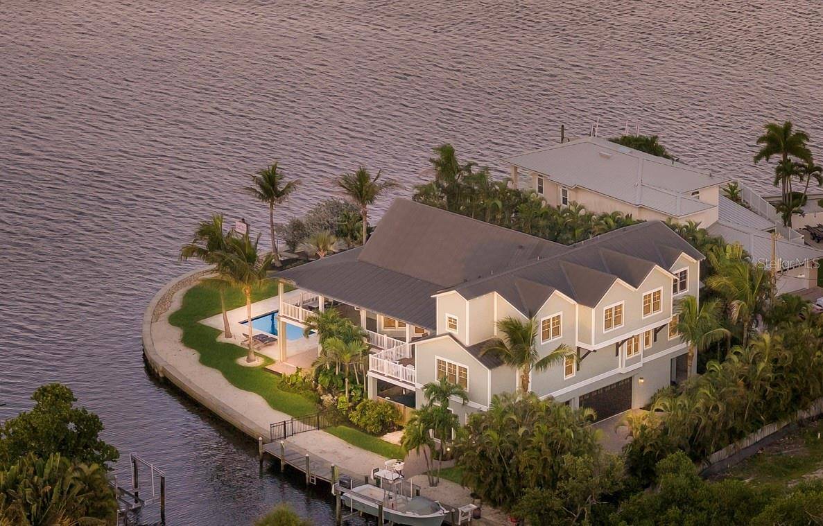 526 56TH ST, Holmes Beach, FL 34217