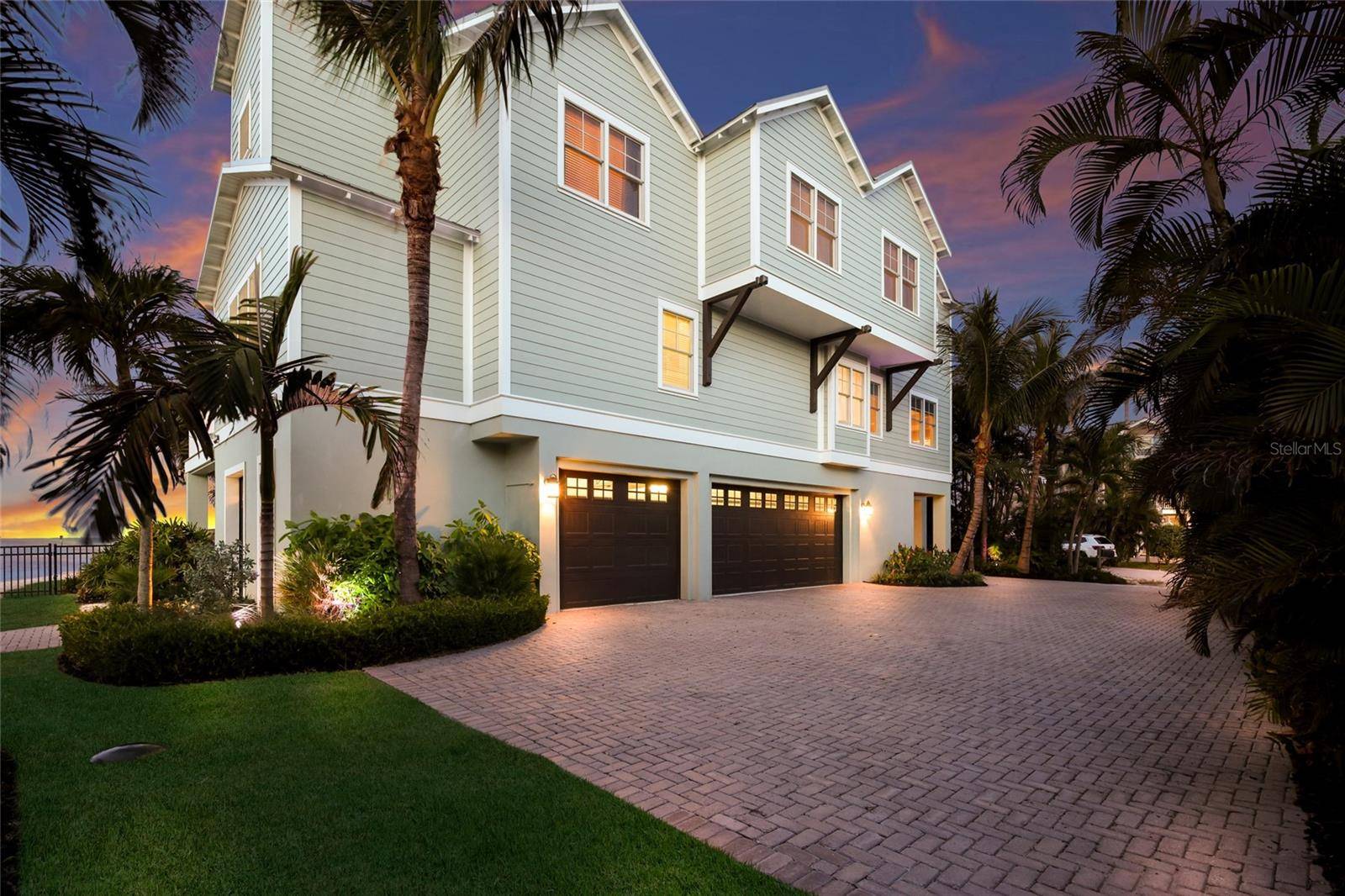 526 56TH ST, Holmes Beach, FL 34217