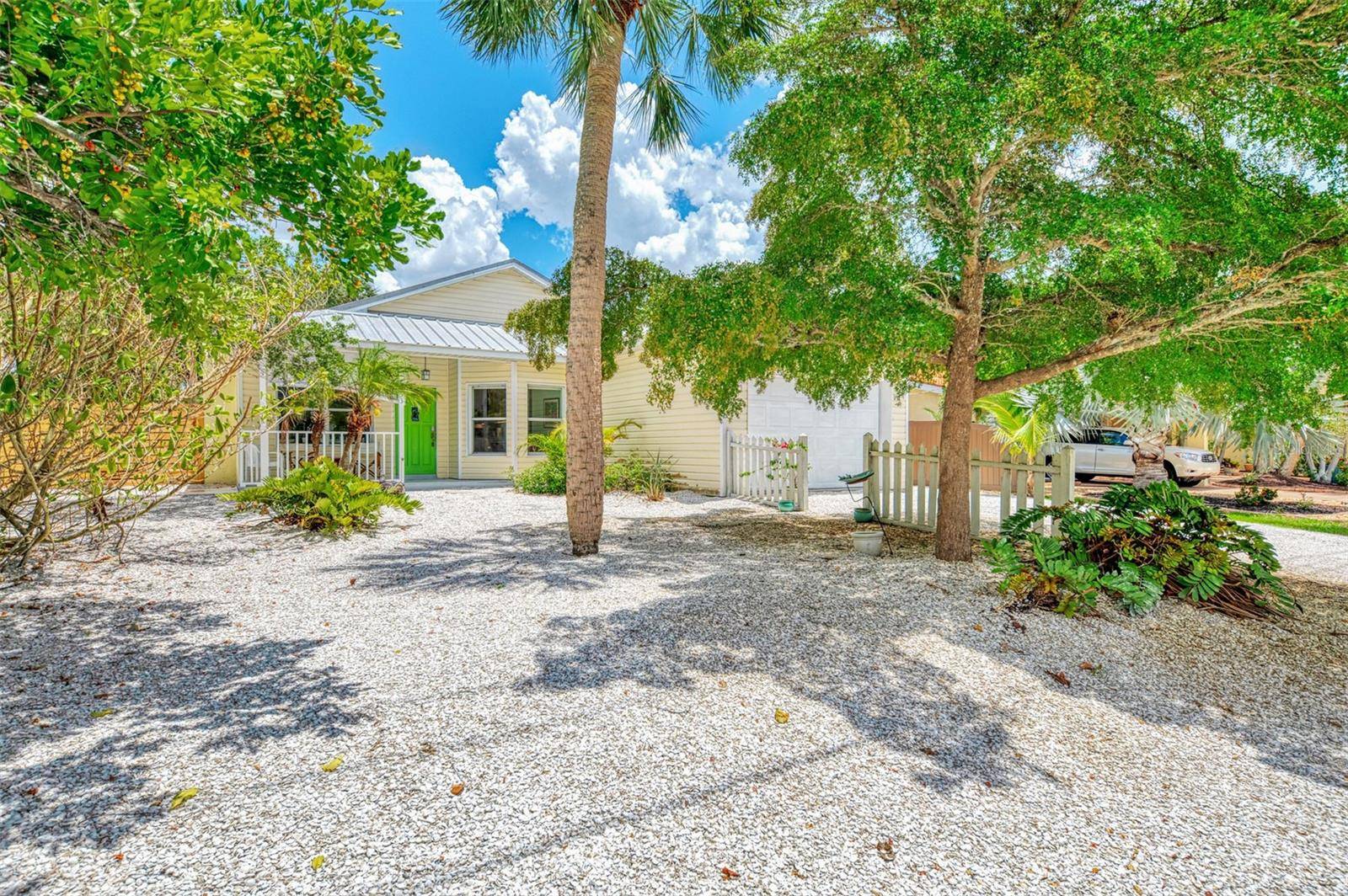 5253 AVENIDA DEL MARE, Sarasota, FL 34242